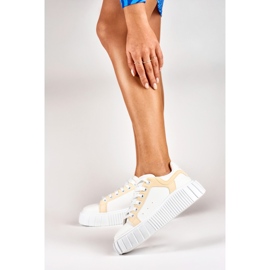 Bílé dámské sportovní boty se silnou podrážkou bílý 2