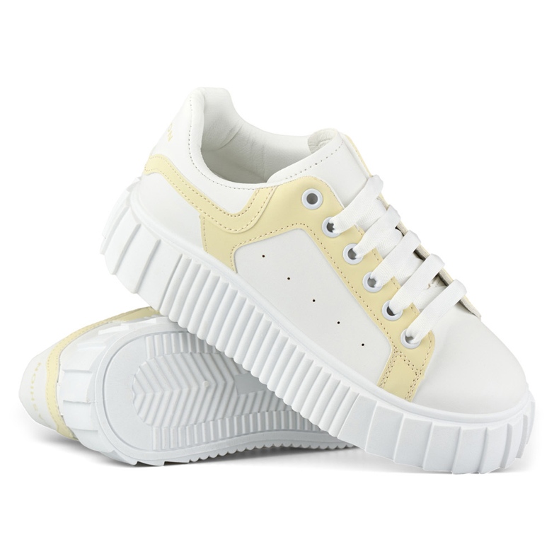 Bílé dámské sportovní boty se silnou podrážkou bílý 1