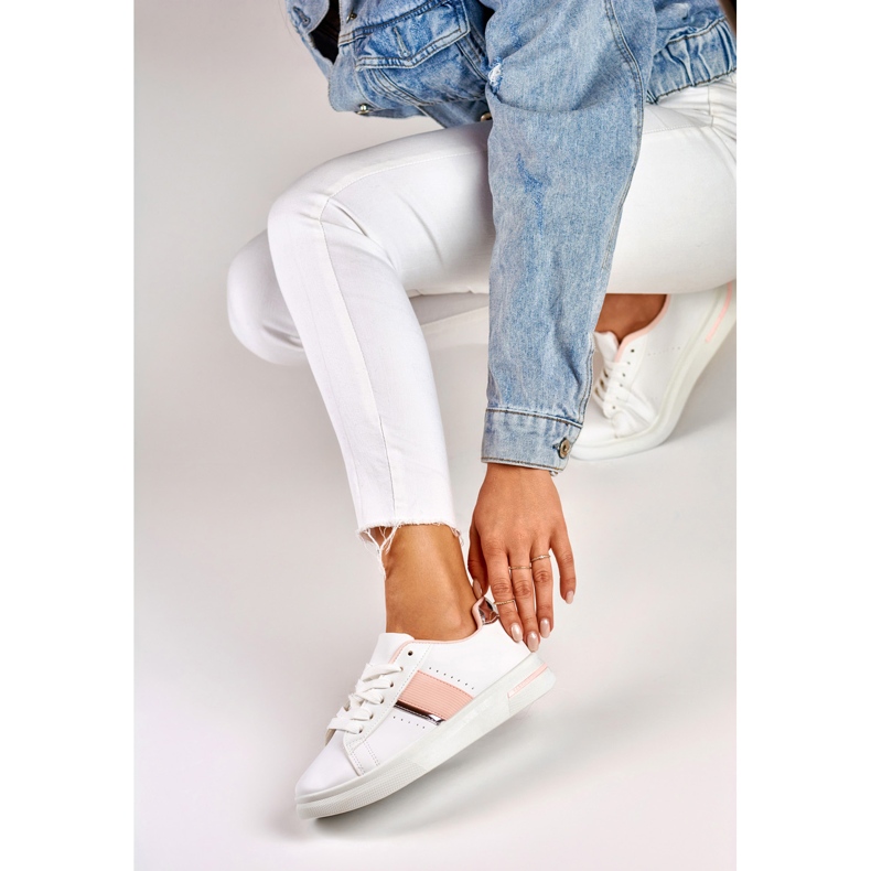 Světlé dámské sportovní boty bílý 1
