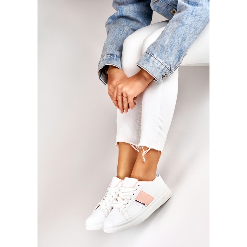 Světlé dámské sportovní boty bílý 2