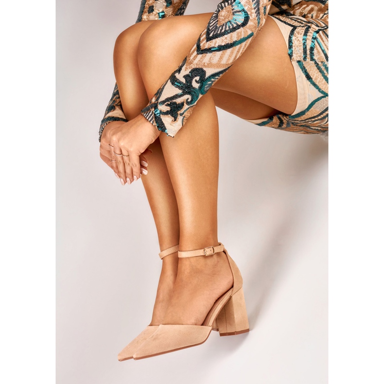 Béžové lodičky na sloupku se zapínáním u kotníku béžový 1 Béžové lodičky na sloupku se zapínáním u kotníku béžový 1