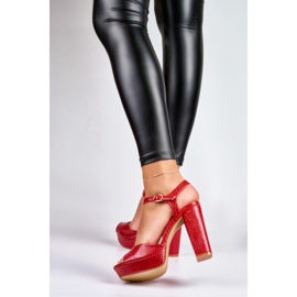 Červené sandály na vysokém podpatku 2
