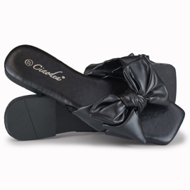 Černé slidery s mašlí od Isanna černý 2