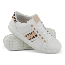 Bílé dámské sportovní boty s jemným zdobením bílý 2