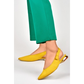 Dámské lodičky na nízkém elegantním podpatku žluť 2