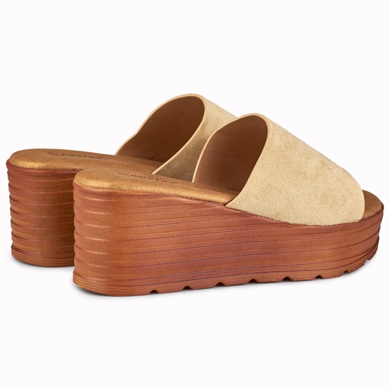 Béžové sandály na klínku od Versis béžový 2