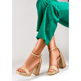 Zlaté lesklé sandály na širokém vysokém podpatku zlatý 1