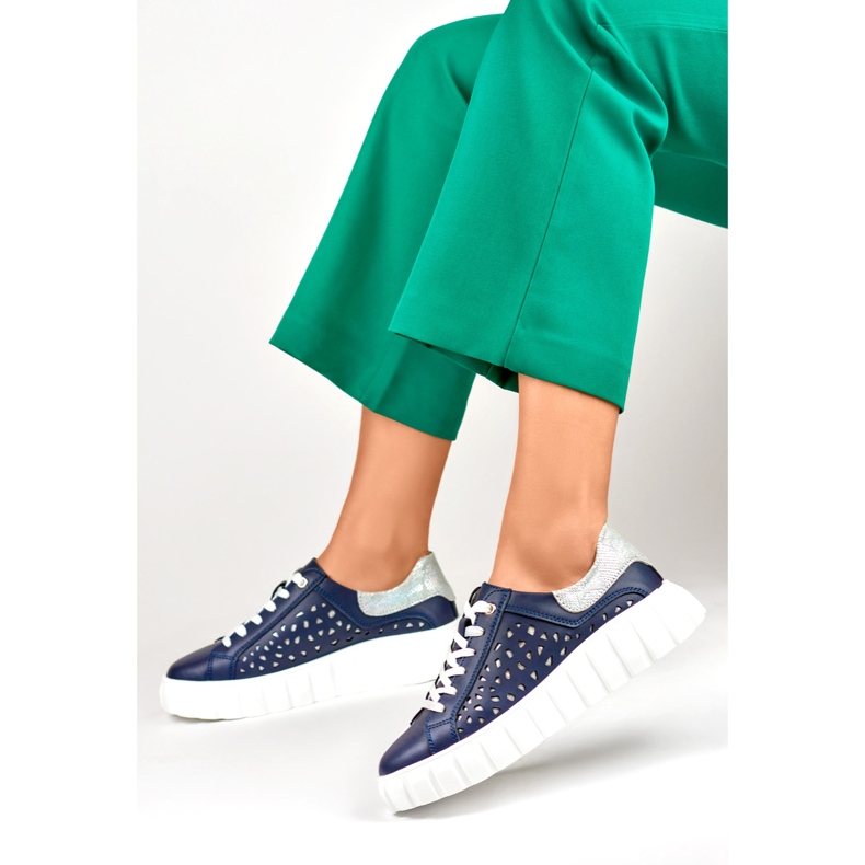 Dámské sportovní boty v tmavě modré barvě vyrobené z pravé kůže modrý 2