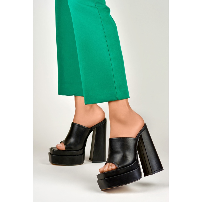 Černé klouzačky Evelyn na vysokém podpatku černá 2