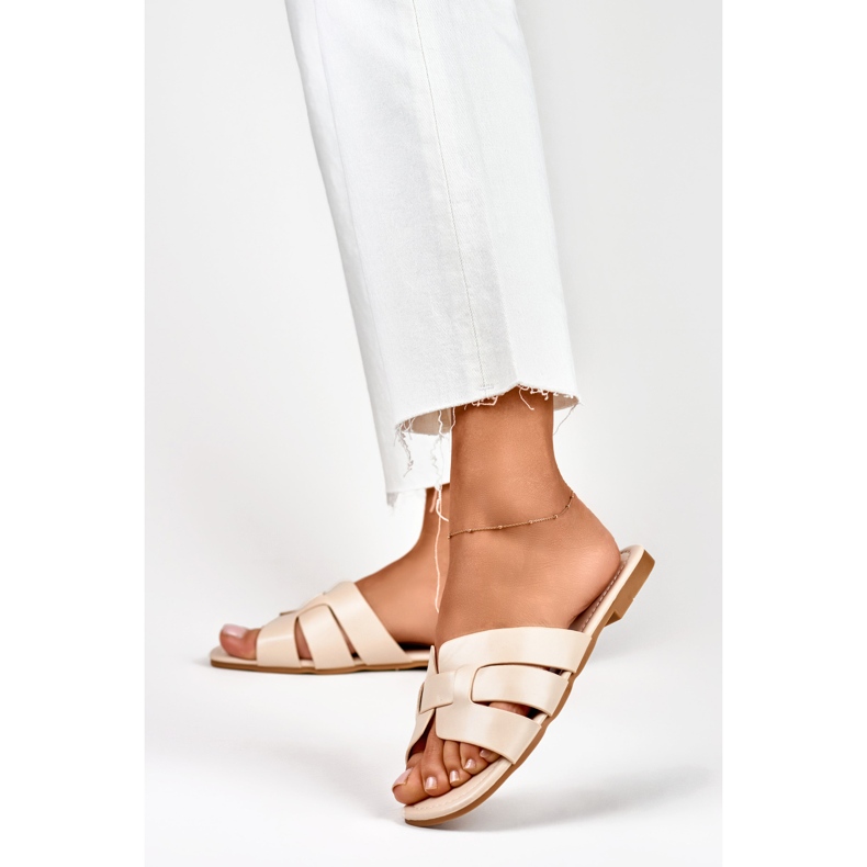 Béžové dámské pantofle s plochou podrážkou béžový 2