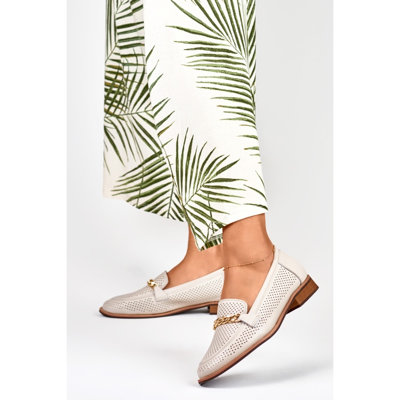 Dámské prolamované boty vyrobené z přírodní kůže béžový 2