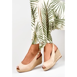 Dámské béžové semišové espadrilky na klínku béžový 1 Dámské béžové semišové espadrilky na klínku béžový 1