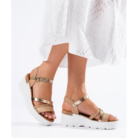 Shelovet béžové sandály na klínku béžový 1