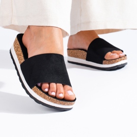 Černé semišové pantofle se silnou podrážkou Shelovet černá 1