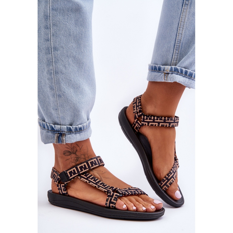 Dámské saténové sportovní sandály černá a béžová Victory 1