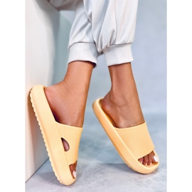 Pantofle na polštář Yang Yellow žlutá 1