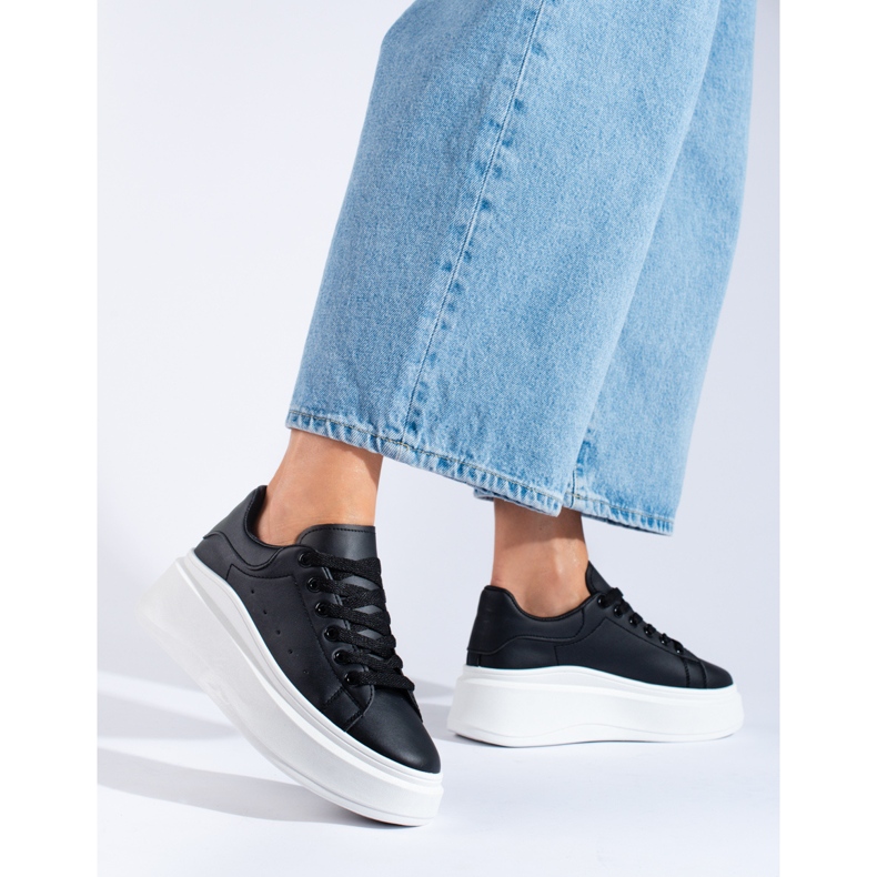 Dámské sportovní boty Shelovet černé barvy bílý 1