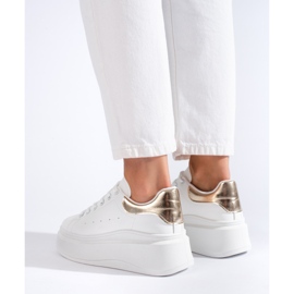 Dámské bílé sportovní boty Shelovet bílý 2