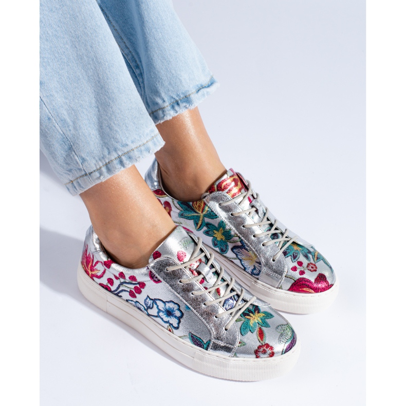 Stříbrné květinové tenisky od Shelovet stříbrný 1