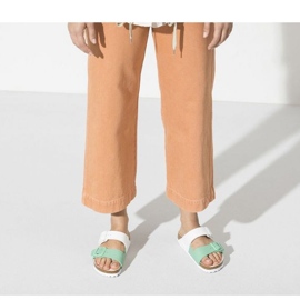 Pantofle Birkenstock Arizona Split 1019731 bílý 2