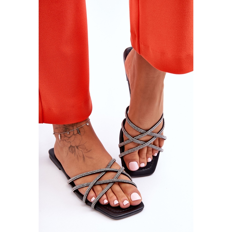 Dámské pantofle s pruhy a kamínky černé Leomi černá 2