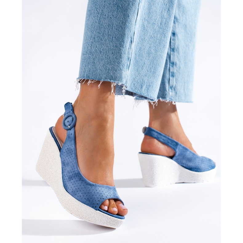 Dámské prolamované sandály na klínku Shelovet modrý 2