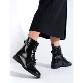 Černě lakované dělníky Shelovet černý 1