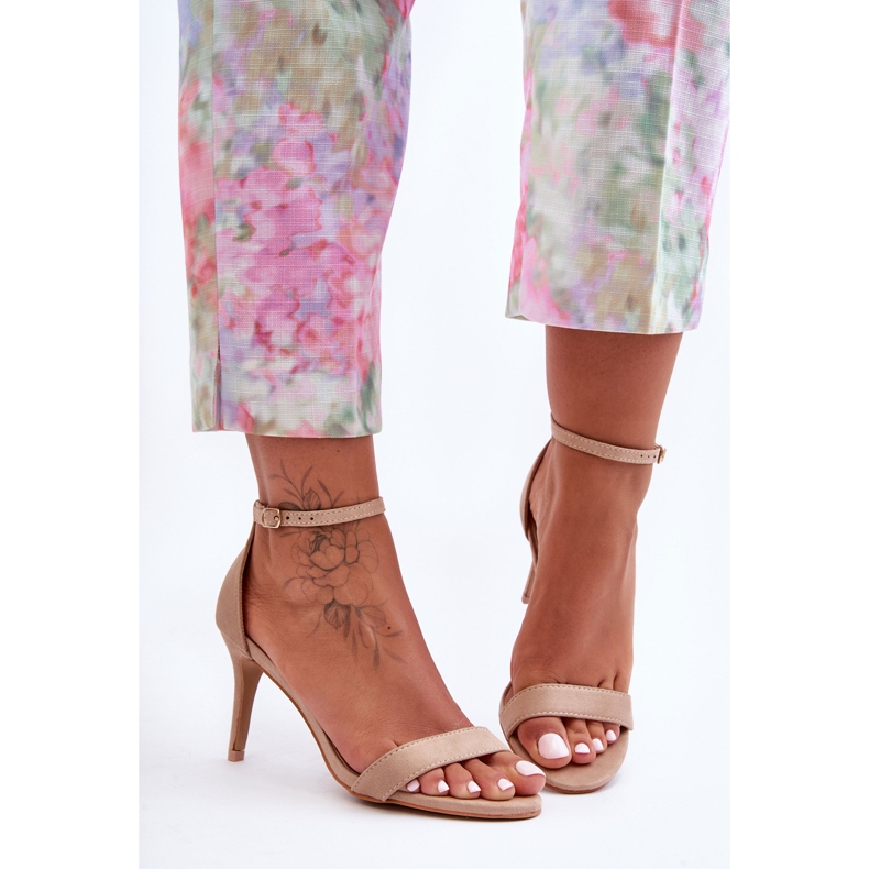 Semišové klasické sandály na béžovém tossa vysokém podpatku béžový 2