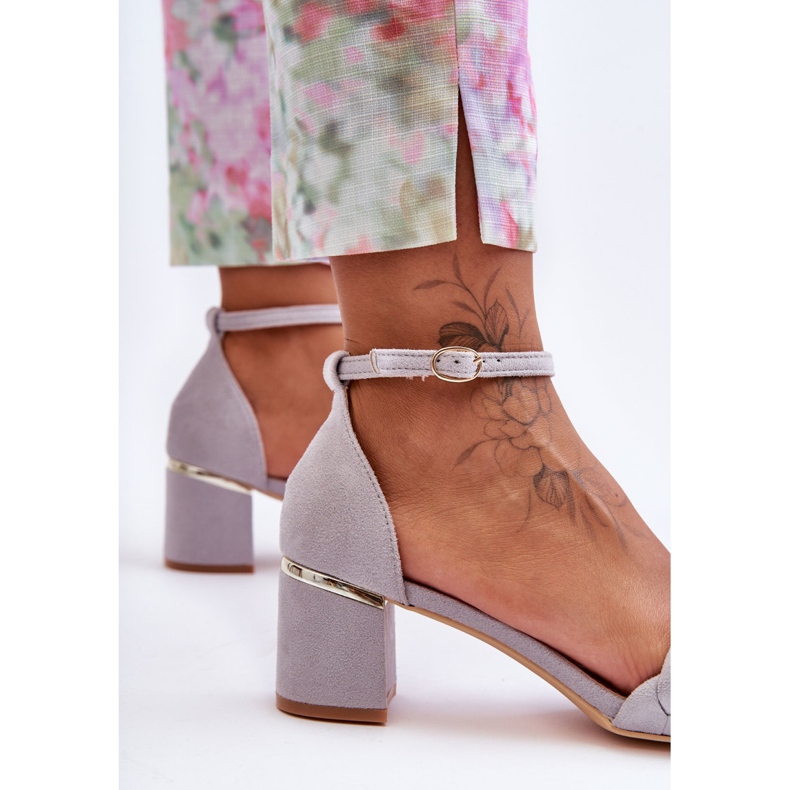 Sandály Essenza šedé semišové copánky šedá 2