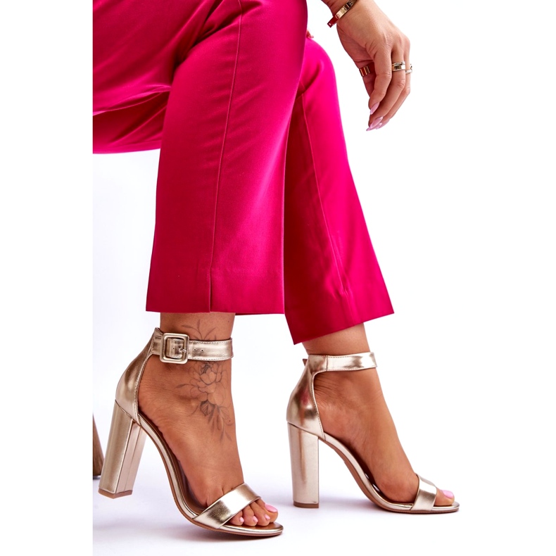 Zlaté metalické sandály na vysokém podpatku zlatý 3