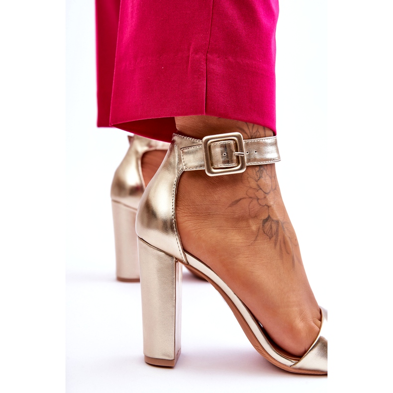 Zlaté metalické sandály na vysokém podpatku zlatý 2