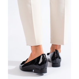 Vinceza Elegantní lakované mokasíny na nízkém podpatku od Vincezy černý 2