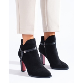 Semišové kozačky na podpatku Shelovet černá 1