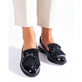 Černé lakované mokasíny Shelovet se střapci černý 1