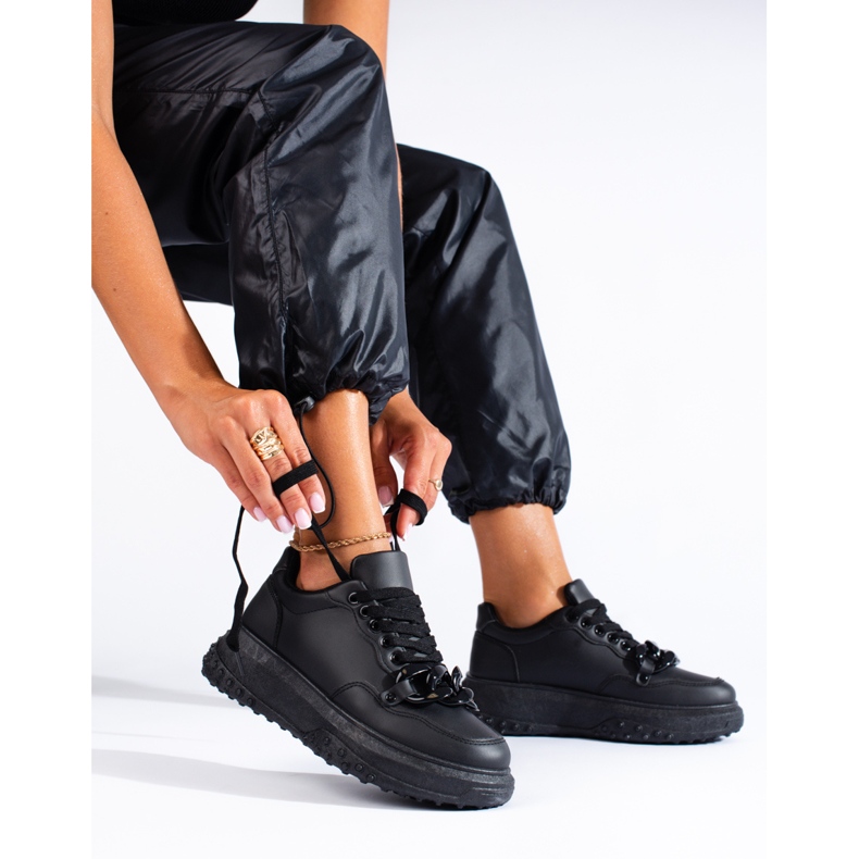 Dámské černé tenisky s řetízkem Shelovet černá 1