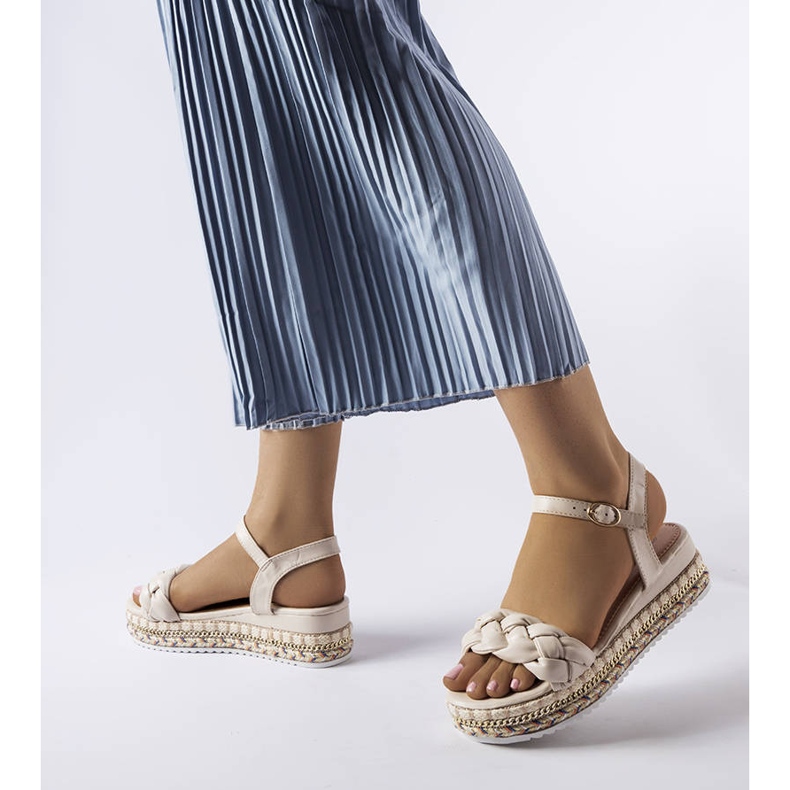 Béžové sandály na platformě od Katrin zelená 1