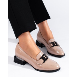 Dámské béžové lakované boty s přezkou Vinceza béžový 2