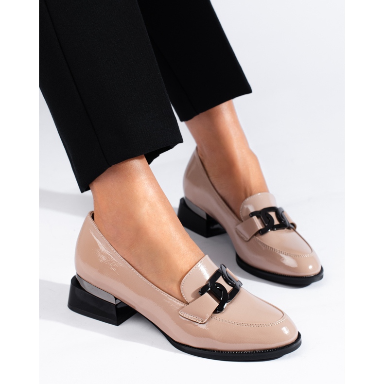 Dámské béžové lakované boty s přezkou Vinceza béžový 2