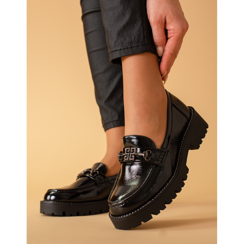 Dámské lakované mokasíny na silné podrážce Shelovet černé barvy černá 2