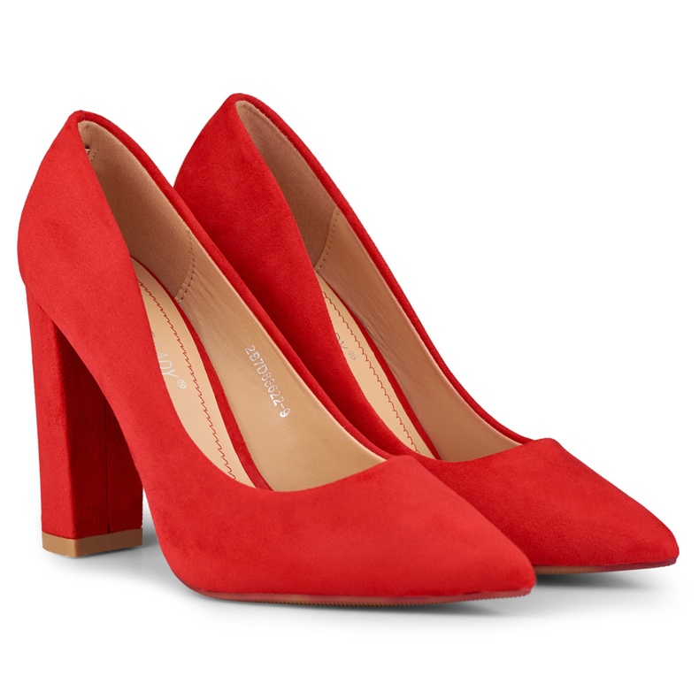 Červené lodičky na sloupku 2