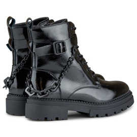 Dámské černé lakované pracovní boty s odnímatelným řetízkem černá 2