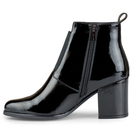 Lakované elegantní černé elastické dámské kozačky černý 1