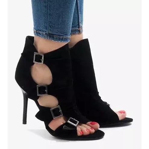 Černé sandály na semišovém podpatku GH048 černá 1