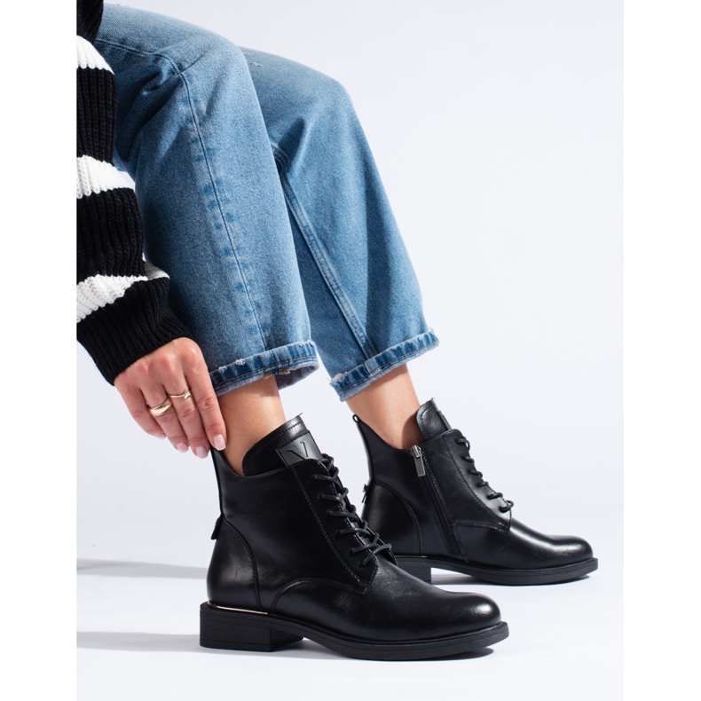 Dámské černé ploché kozačky Vinceza černá 1 Dámské černé ploché kozačky Vinceza černá 1