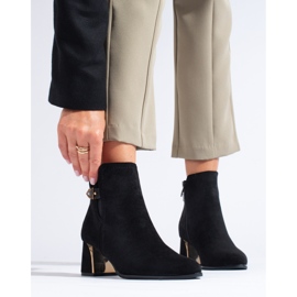 Černé semišové klasické kozačky od Shelovet černá 1