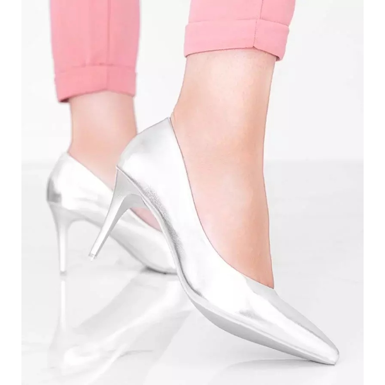 Stříbrné lodičky na podpatku Venicia stříbrný 2