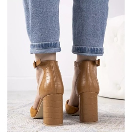 Velbloudí lodičky na postu Natalie hnědý 2