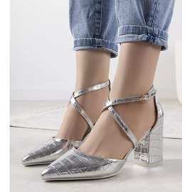 Stříbrné lodičky na sloupku Strutt stříbrný 1 Stříbrné lodičky na sloupku Strutt stříbrný 1