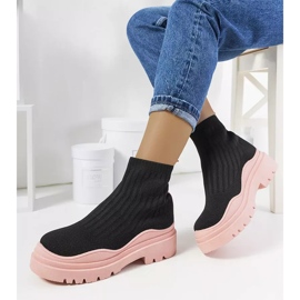 Černé a růžové vysoké tenisky od Marks černá 2