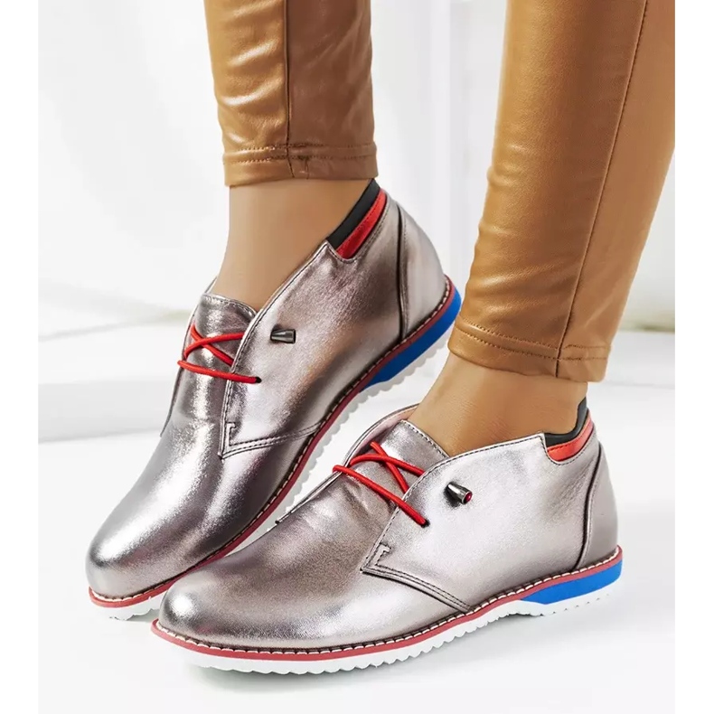 Stříbrné dámské boty značky Reyes stříbrný 1